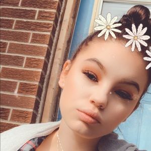 Meet your Posher, Danielle